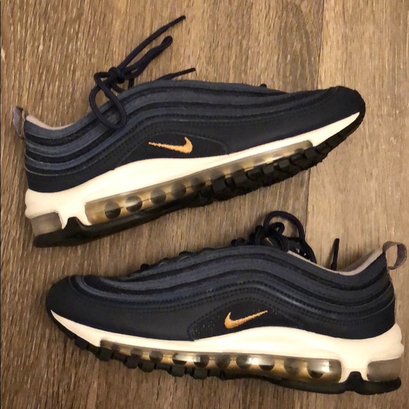 Nike Shoes - Nike Air Max 97